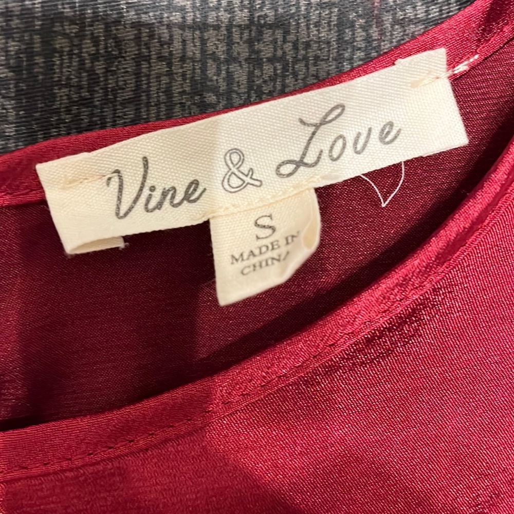 Vine & Love Burgundy Long Sleeve Blouse Women’s Small - Picture 3 of 12